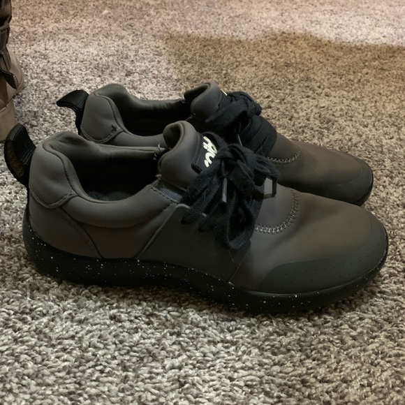 Snibbs Shoes - Picture 2 of 3